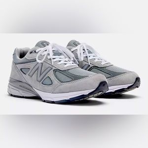 Women’s New Balance 990v5 Sneakers
